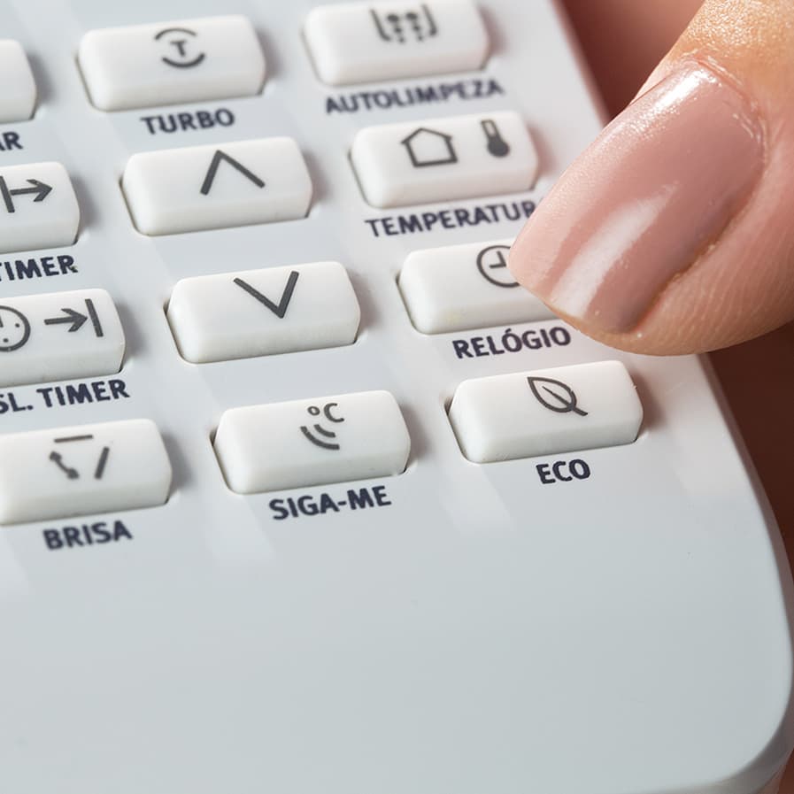 detalhe controle ar condicionado split inverter 18.000 btus frio (BI18F/BE18F) electrolux