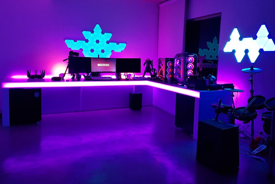 Um canto na casa do gamer Alessandro Antóquio se tornou o local ideal para montar o seu set-up